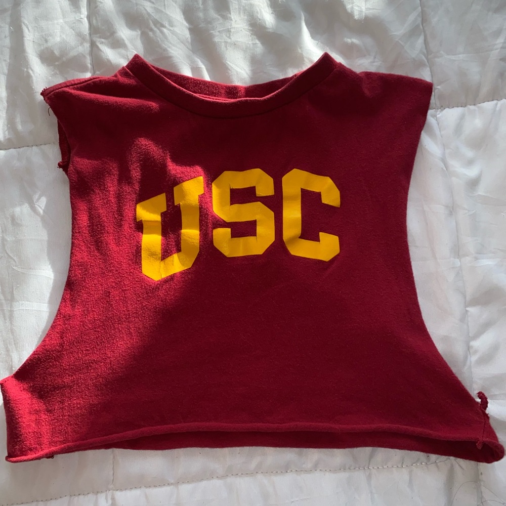 usc sleeveless crop top